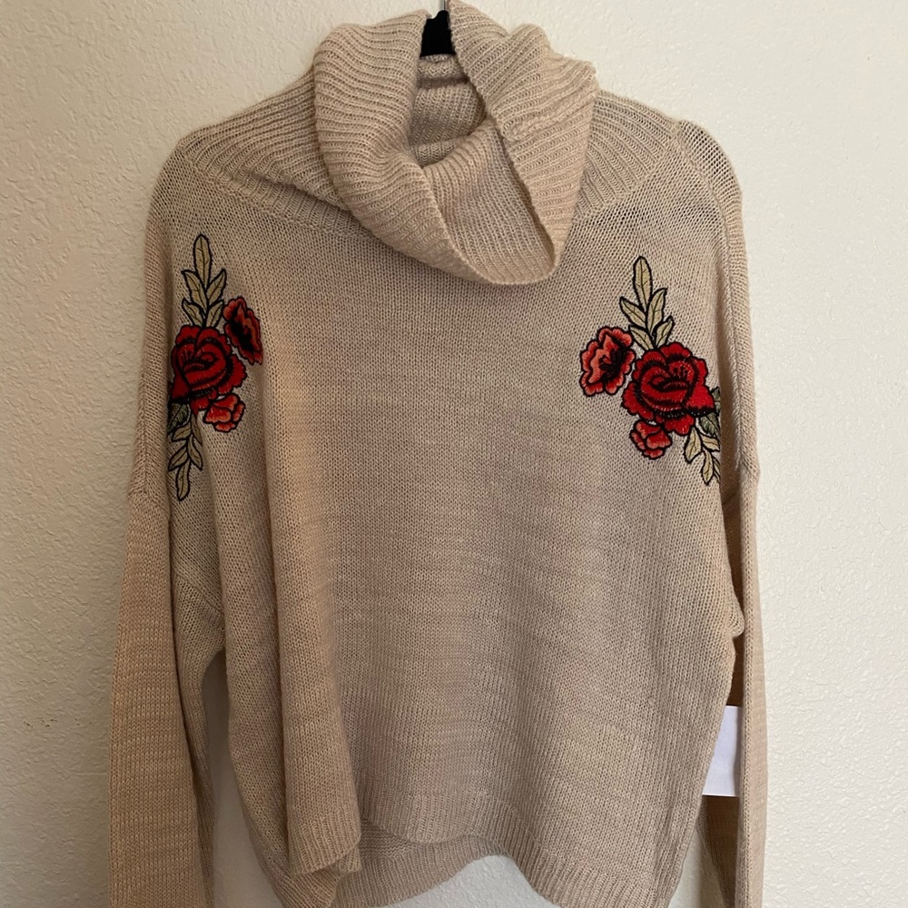 Sweater with Rose embroidery